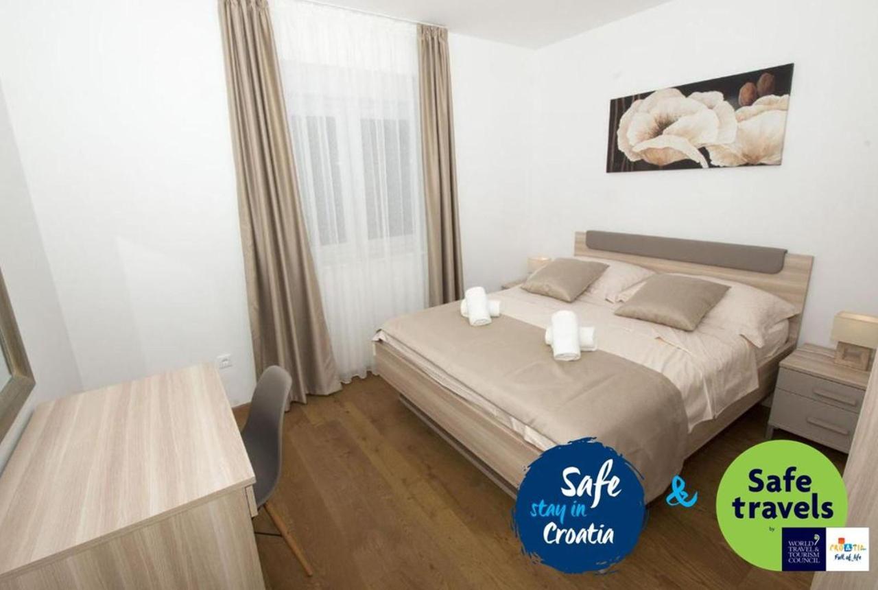 Lct Apartment Laura Omis Exterior photo