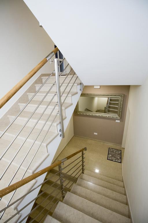 Lct Apartment Laura Omis Exterior photo