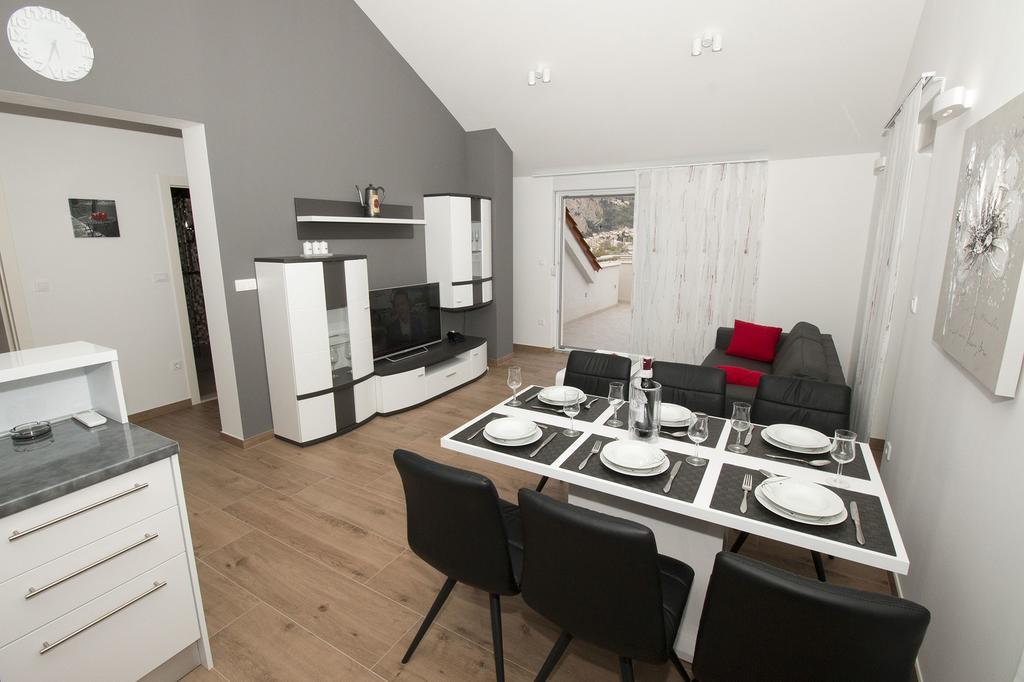Lct Apartment Laura Omis Exterior photo